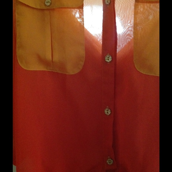 Cold shoulder ombré top - Picture 3 of 3