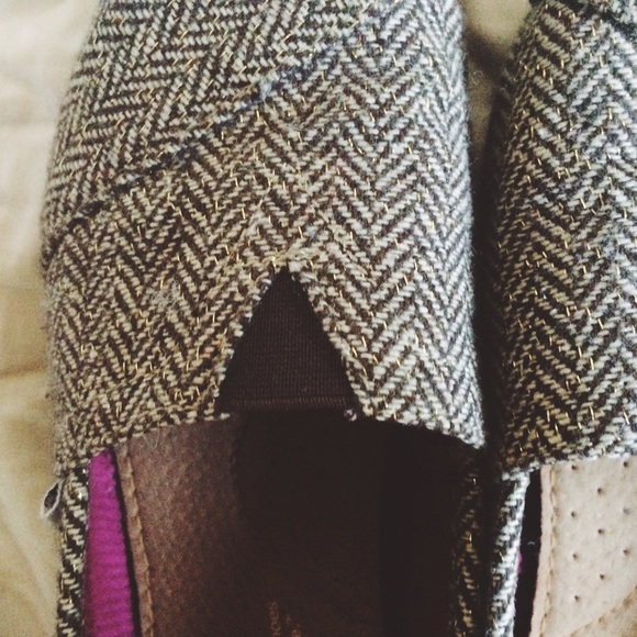 BROWN WOVEN COMFY TOMS - Picture 3 of 4