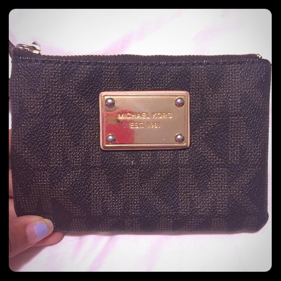 *SOLD* 🎉 Michael Kors Logo Small Wristlet