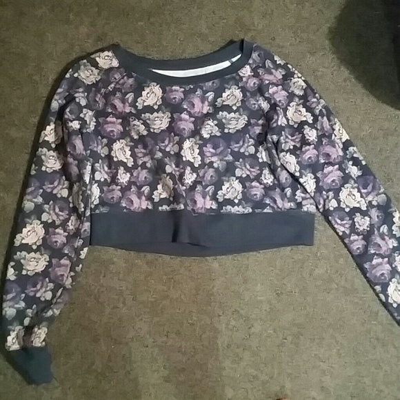 Crop top sweater