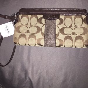 Authentic NWT Never Used Coach Signature Wristlet