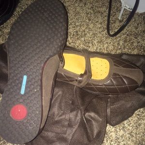 AUTHENTIC Cole Haan with Nike Air flats. Size 8.