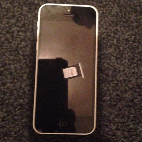 White iPhone 5c - Picture 4 of 4