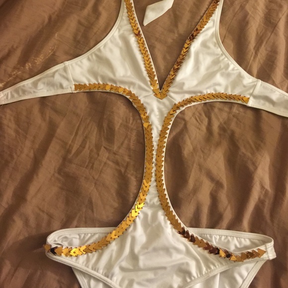 Swimsuit - Picture 2 of 3