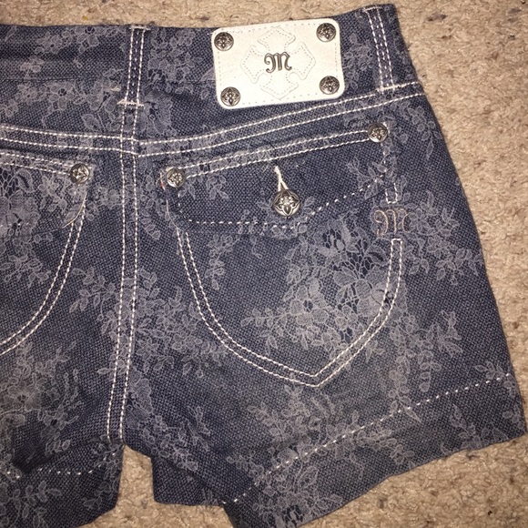 Floral Miss Me shorts - Picture 2 of 4