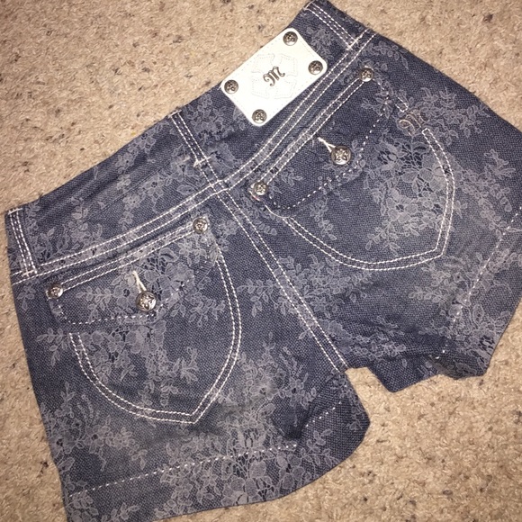 Floral Miss Me shorts - Picture 3 of 4