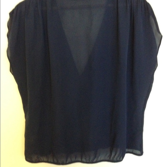 *SOLD* Parker NY Navy Circle Top Blouse 100% Silk - Picture 4 of 4