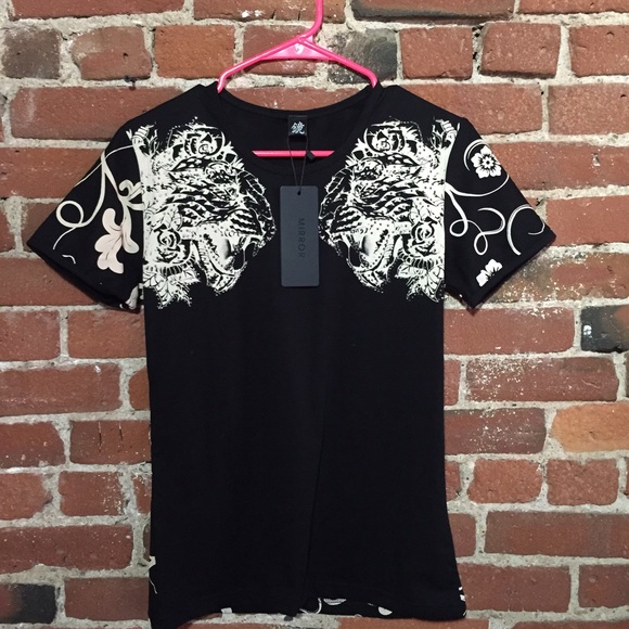 Graphic Tee Lion with Rhinestones