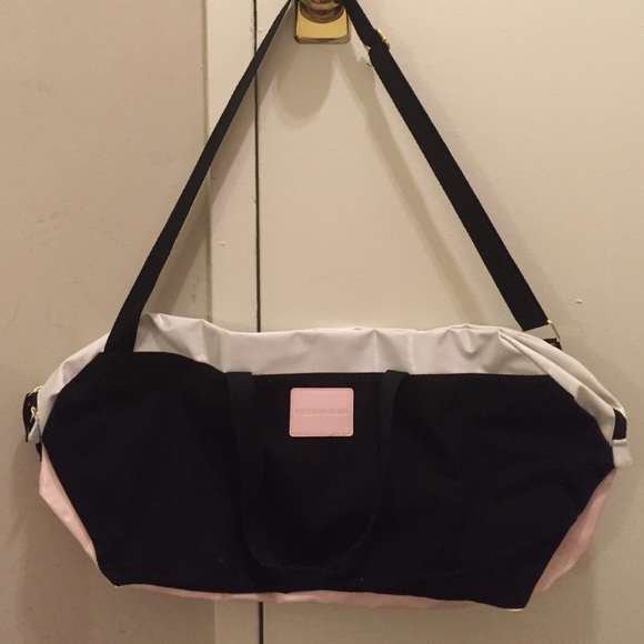 Victoria Secret never-used NEW gym bag