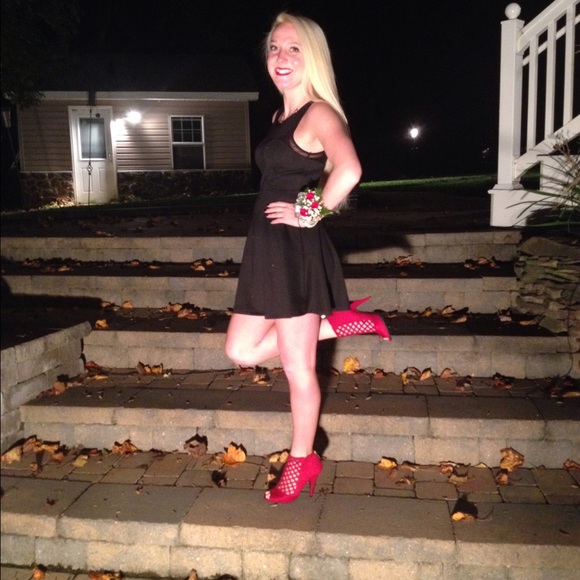 red heels - Picture 4 of 4