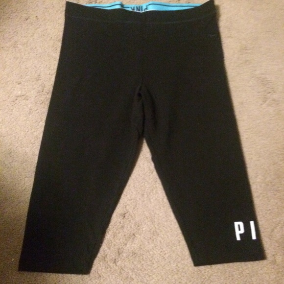 VS PINK Capri Yoga Leggings NWOT