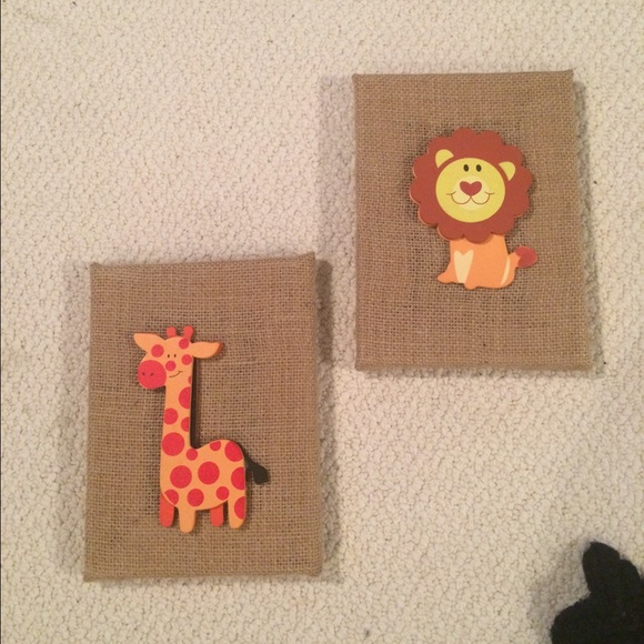 Burlap wall decor
