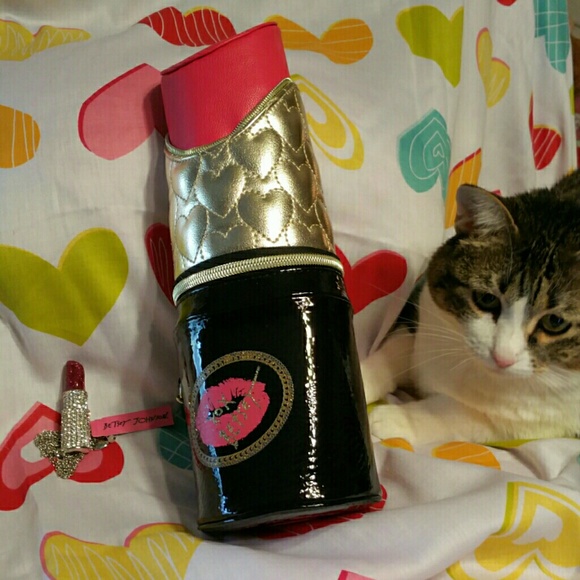 NWT BETSEY JOHNSON LIPSTICK BAG - Picture 1 of 1