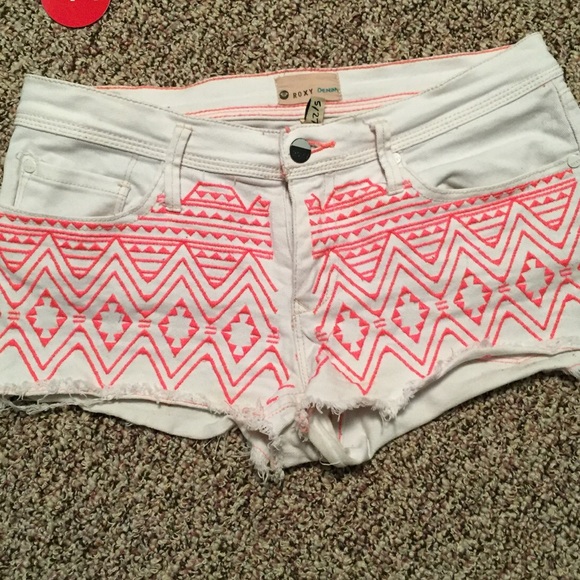 roxy white and pink Aztec / tribal print shorts