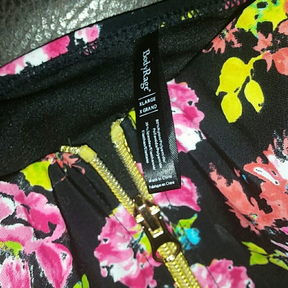 HOLD Body Rage Swim Suit NWT XL fits like M/L - Picture 3 of 3