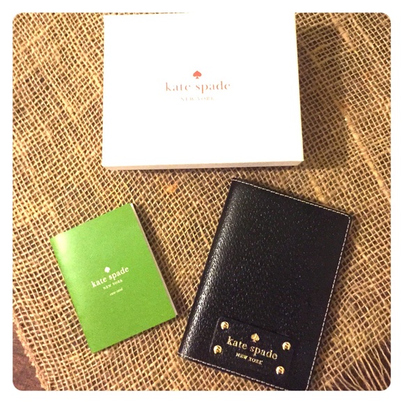 NWOT Kate Spade Passport Holder