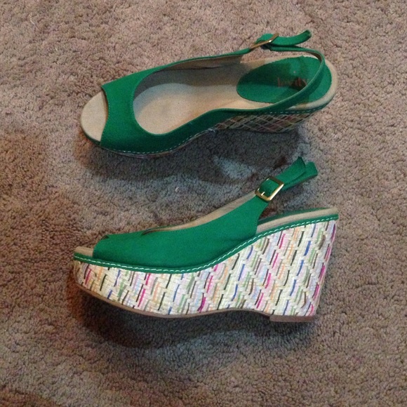Levity wedges (worn only once)