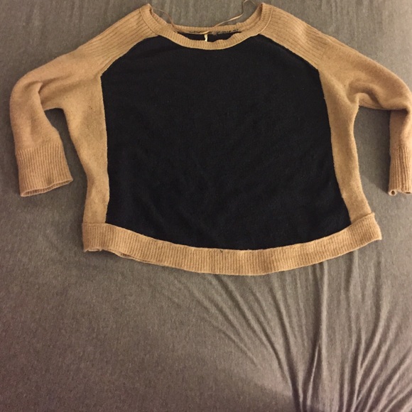 🍂 Tan and Black Sweater 🍂