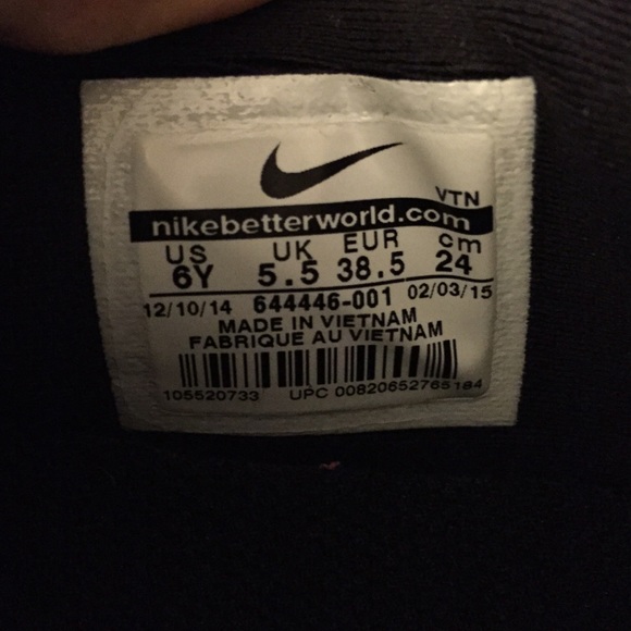 🔴SOLD🔴Black white and pink Nike free runs 5.0 - Picture 3 of 4