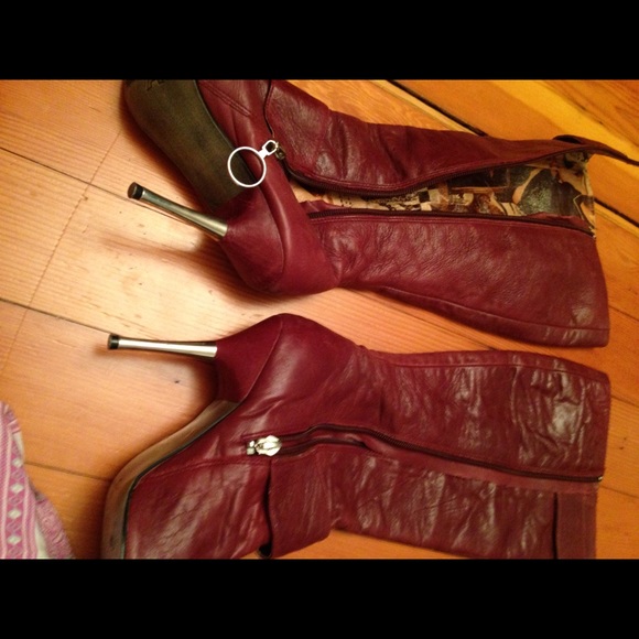 Burgundy knee high boots. - Picture 3 of 3