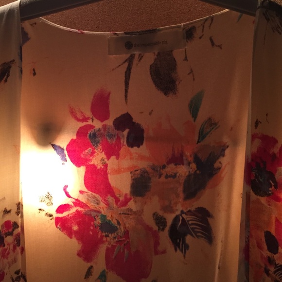 impeccable pig Kimono! **PRICE REDUCED** - Picture 3 of 3