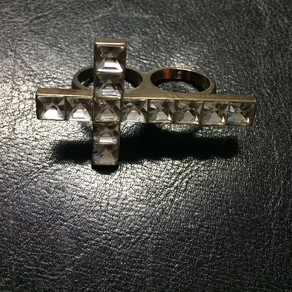 Cross ring - Picture 2 of 4