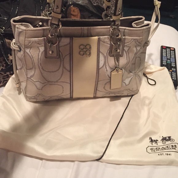 BRAND NEW COACH BAG