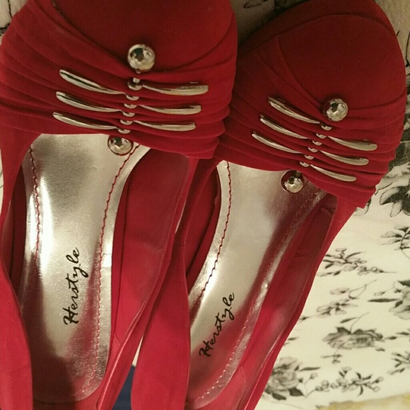 High heel red shoes by her style