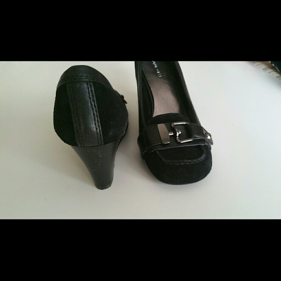 Blk wedge suade shoe ny nine west