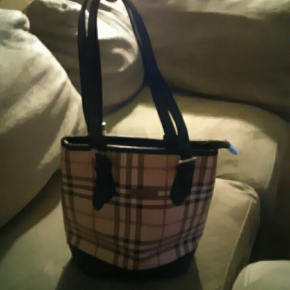 Baige and black Burberry hand bag