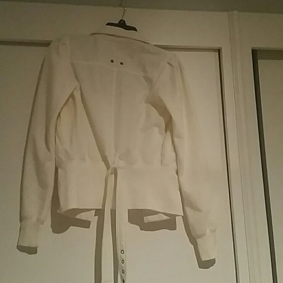 **********sold in bundle *************Creme jacket - Picture 3 of 3