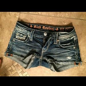 Rock revival "Brunella" shorts