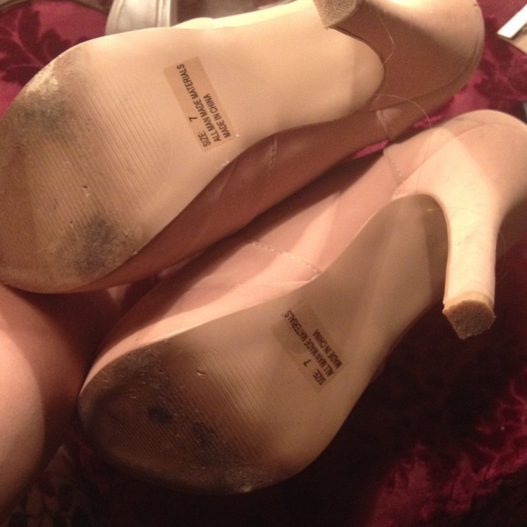 Sold bundle Booty heels with gold zipper on sides - Picture 3 of 4