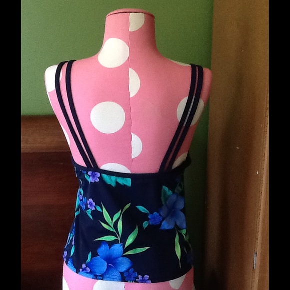 Beautiful blue Hawaiian floral tankini top - Picture 3 of 4