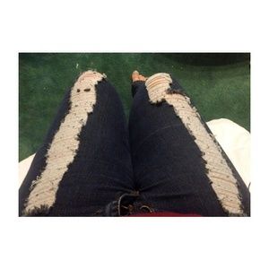 Ripped skinny jeans