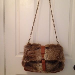 Faux fur&leather statement crossbody F21