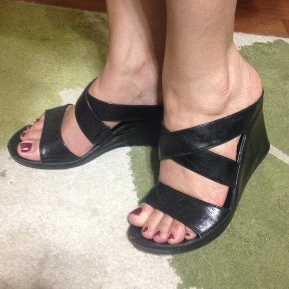 Unlisted Wedge Heels