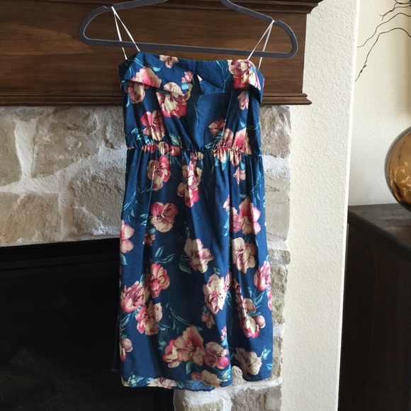 Light weight strapless flower dress