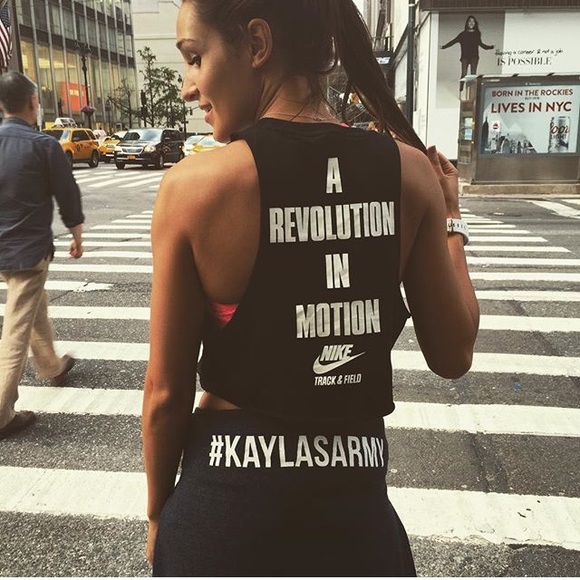 ISO Nike crop top!