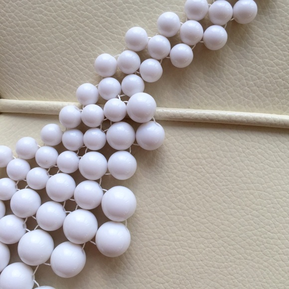 BUNDLED white beaded collar necklace - Picture 2 of 3