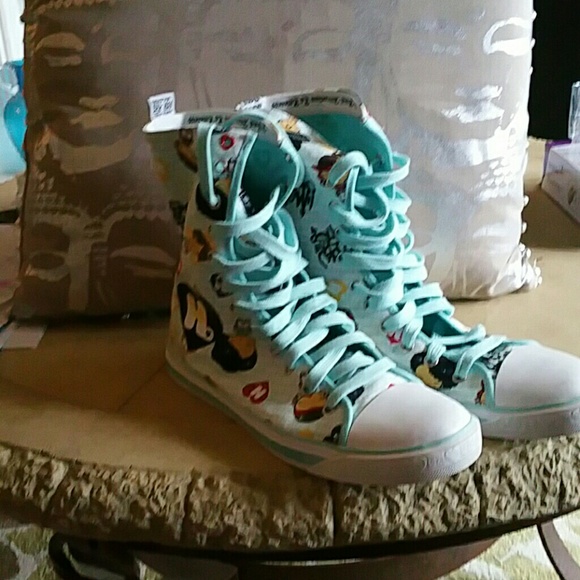 High ankle sneakers