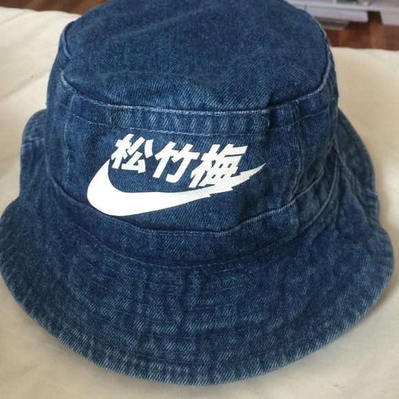 bucket hat