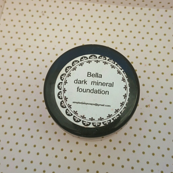 Mineral foundation- Dark color - Picture 1 of 2