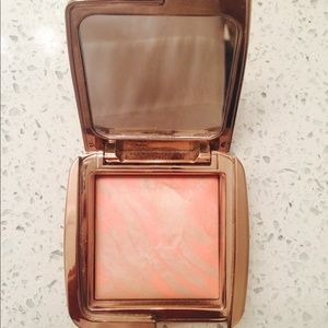 Hourglass Ambient Lighting Blush in Dim Infusion