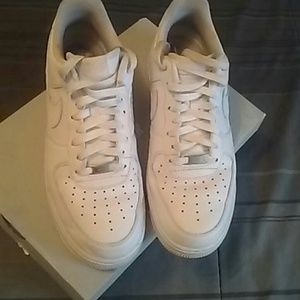 AF 1 WITH FREE SOCKS