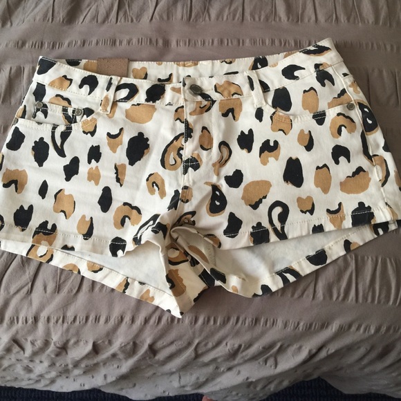 Leapord denim mini shorts. Worn once!