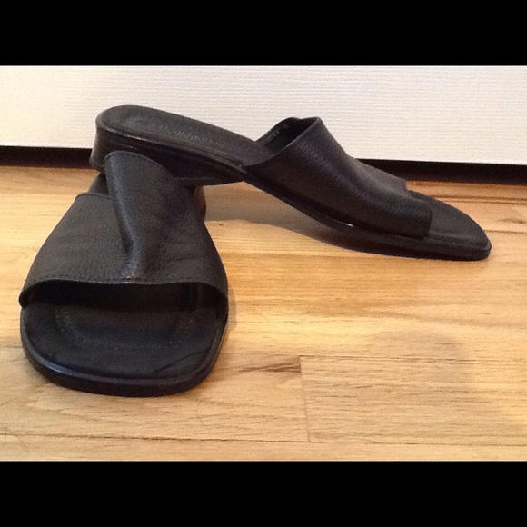 Cute black leather slides, size 8 1/2.