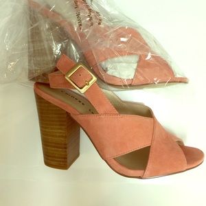 Suede Chinese Laundry block heel sandals - size 7