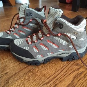 NEW Merrell Women's Hiking Boots