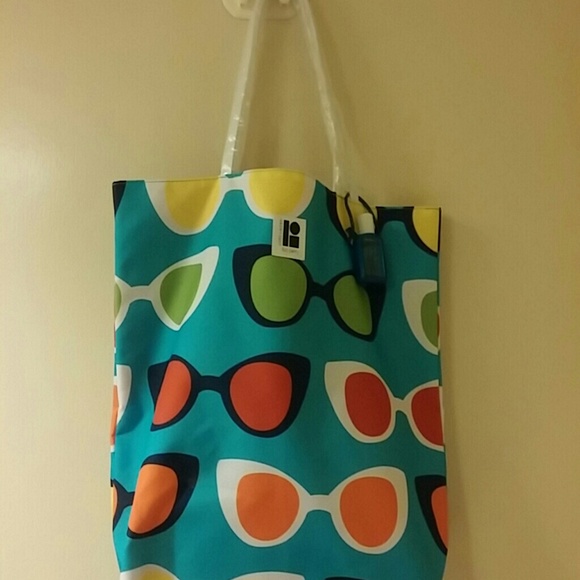 Estee Lauder Handbags - Beach bag